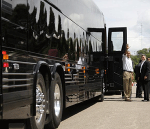 Obama estrena su nuevo «juguete», el «Bus Force One
