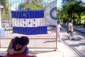 Estudiantes desafían al gobierno de Honduras