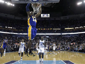 Lakers vence 108-102 a Hornets con 42 puntos de Kobe Bryant