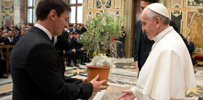 Papa Francisco recibe a Lionel Messi