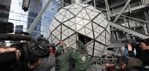 Con nueva cubierta la esfera de Times Square