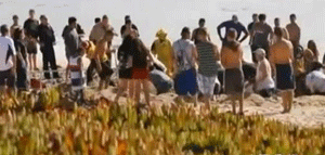 Hombre muere enterrado vivo en playa de California
