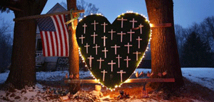 Newtown recuerda discretamente la masacre en la primaria Sandy Hook