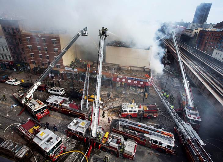 Un edificio colapsó en Manhattan debido a un fuerte explosión