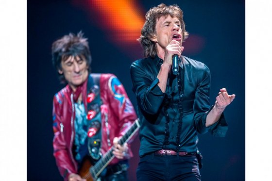 Ronnie Wood y Mick Jagger cantan por las víctimas de Nepal