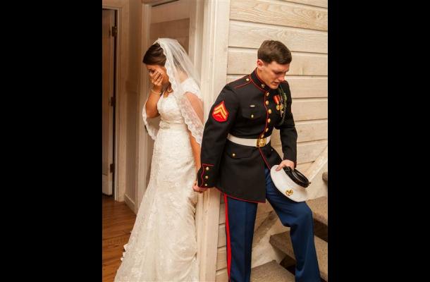 La emotiva foto de una pareja antes de su boda conmueve a las redes sociales