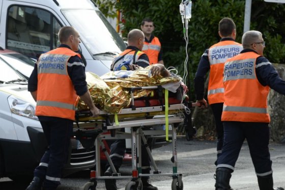 Al menos 42 muertos en choque entre bus y camión en Francia, el peor desde 1982