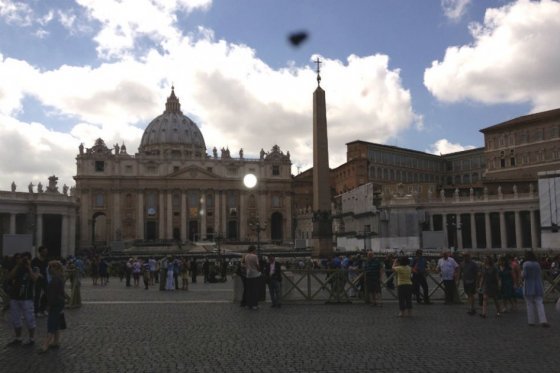 Refuerzan seguridad en el Vaticano tras atentados en París