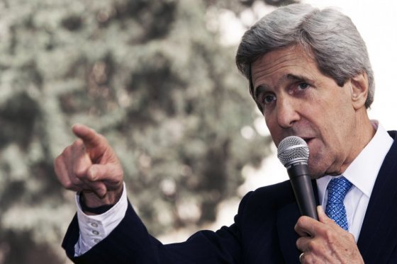 Trump «pone en peligro seguridad nacional» de EE.UU., advierte John Kerry