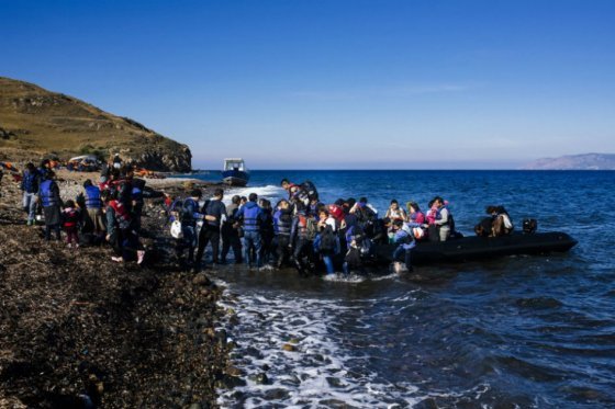 Mueren 18 migrantes al tratar de llegar a costa griega