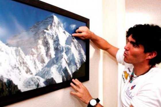 Ecuatoriano, con la mitad de sus pies, busca escalar 14 montañas de más de 8.000 metros