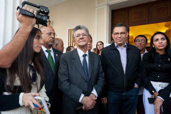 Mayoría de Asamblea Nacional se niega a debatir decreto de emergencia económica en Venezuela