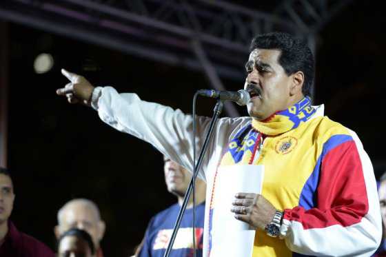 Oposición venezolana se propone reducir el tiempo de mandato de Maduro
