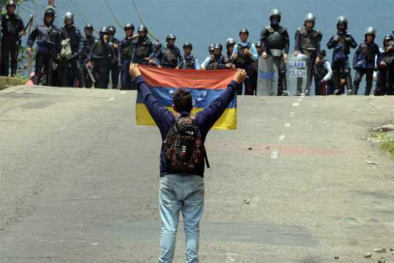 Oposición venezolana se moviliza por revocatorio bajo estado de excepción
