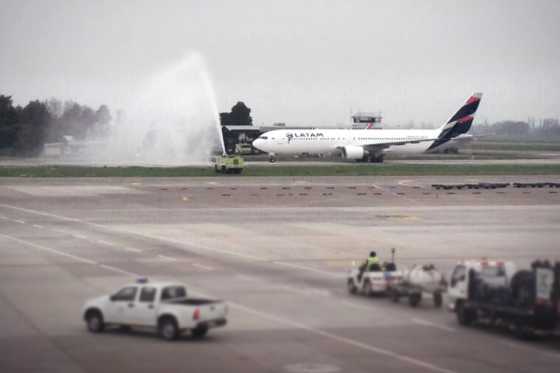 Aerolínea LATAM suspende indefinidamente sus vuelos a Venezuela