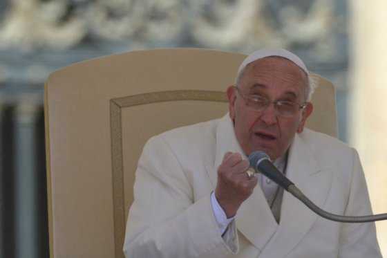 Papa clama por mayor solidaridad con ancianos, marginados y personas solitarias