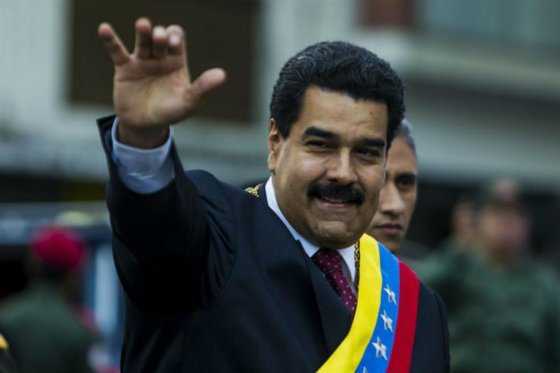 Gobierno lanza nueva ofensiva para atajar referendo contra Maduro