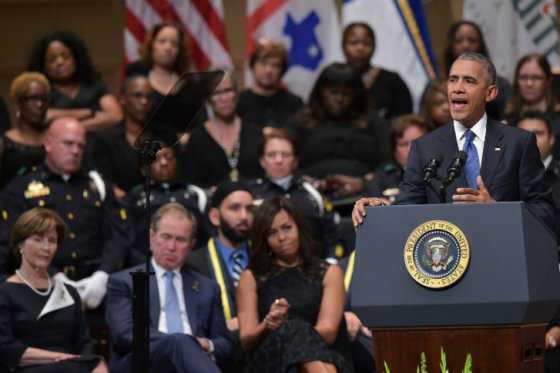 En Dallas, Obama llama a Estados Unidos a la reconciliación