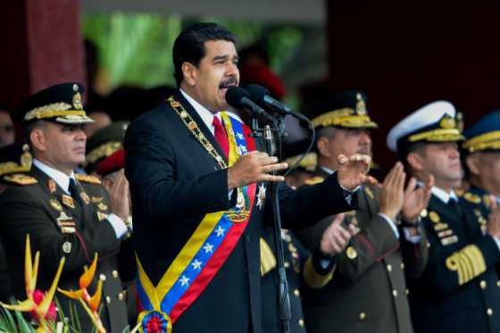 Maduro llama a aumentar el poder militar en Venezuela