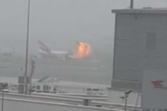 Cierran aeropuerto de Dubái tras accidente de avión de Emirates al aterrizar