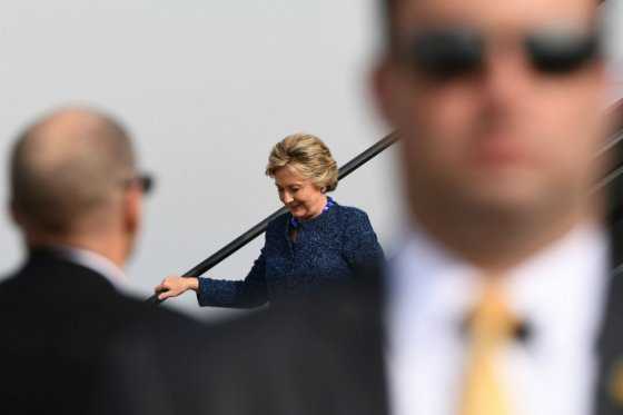 FBI retoma investigación sobre correos de Hillary Clinton