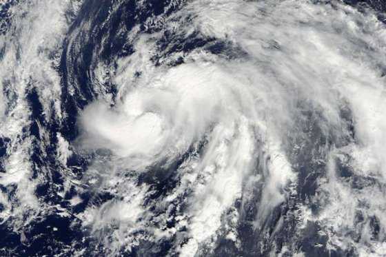 Huracán Nicole, de categoría 3, azota las islas Bermudas