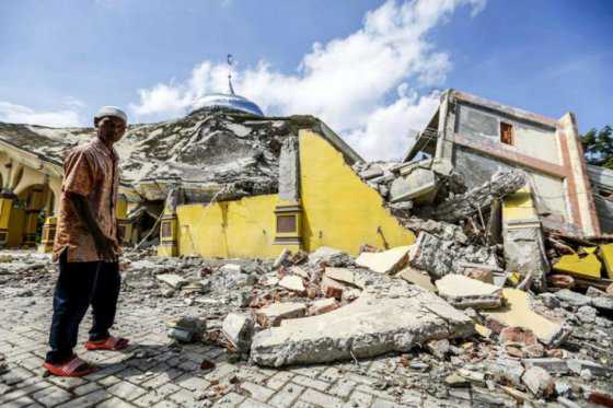 92 muertos y al menos 270 heridos por terremoto en Indonesia