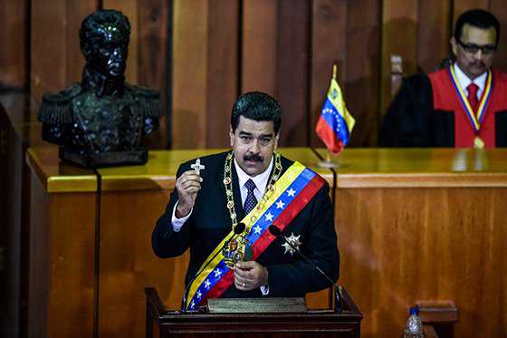 Maduro ratifica su compromiso de diálogo con oposición en Venezuela