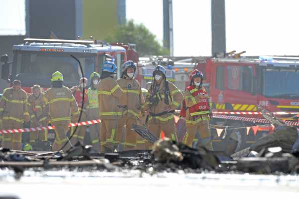 Una avioneta con cinco pasajeros se estrella en centro comercial de Melbourne, Australia