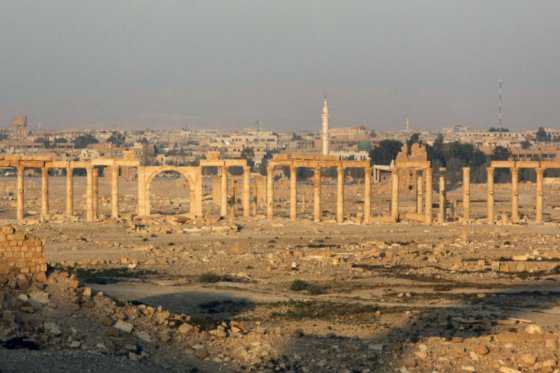 Estado Islámico mina la ciudad monumental de Palmira antes de su retirada