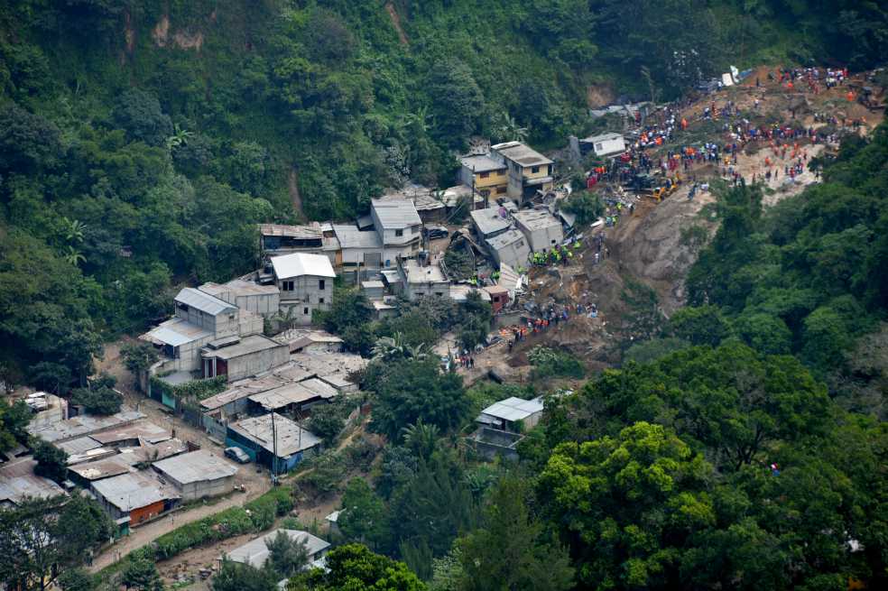 Fiscalía acusa a alcalde por alud que dejó 280 muertos en Guatemala