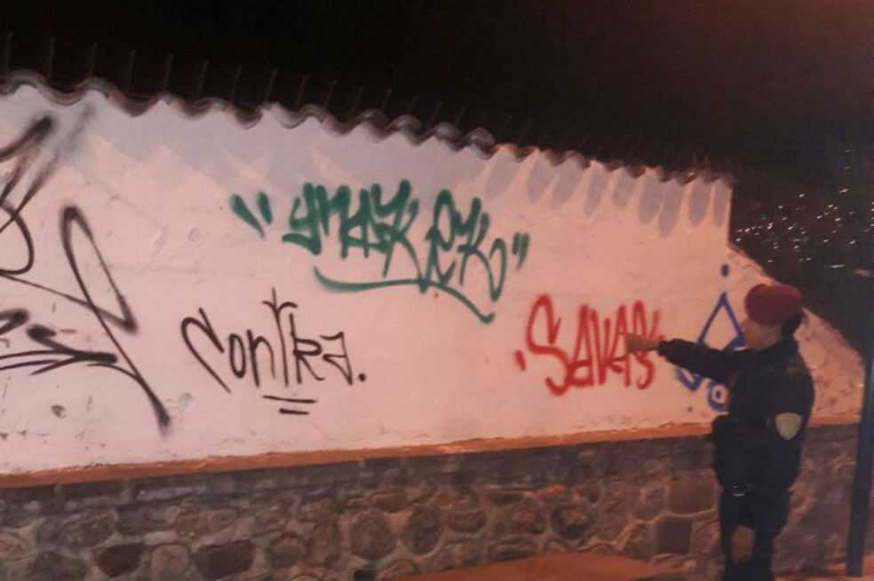 Perú expulsa a cuatro extranjeros por pintar grafitis en muro inca