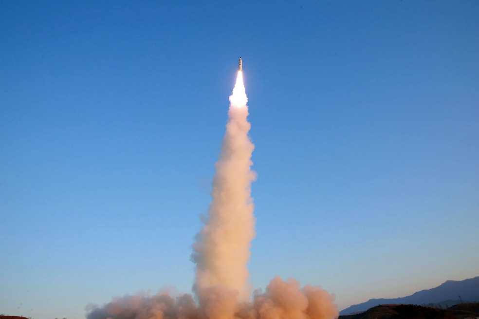 Nuevo misil norcoreano sería capaz de alcanzar bases de EE.UU.