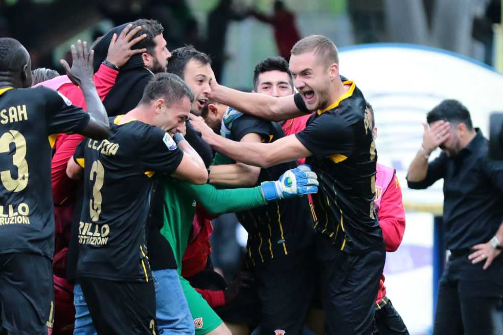 El arquero del Benevento y un gol para la historia del club en la Serie A