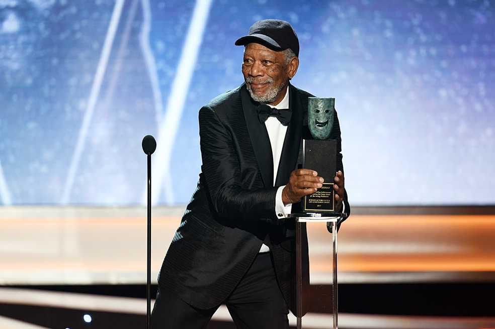 Morgan Freeman critica género de estatuilla que se entrega en los Premios Sag