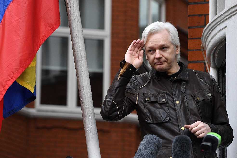 ¿Por qué se enfrenta Assange al Gobierno ecuatoriano?