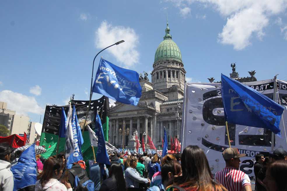 En medio de disturbios se debate el presupuesto argentino para 2019