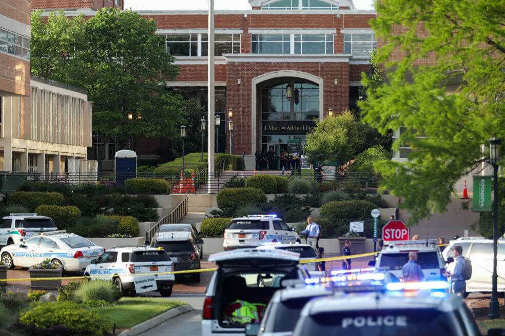 Tiroteo en Universidad de Carolina del Norte deja por lo menos dos muertos