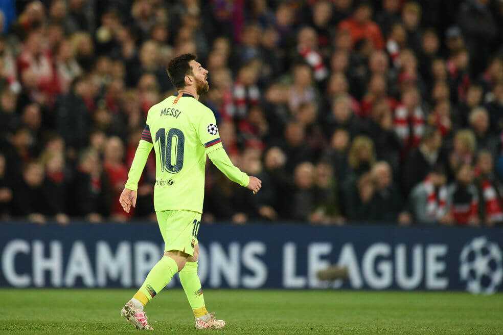 Encontronazo entre Messi e hinchas de Barcelona en el aeropuerto de Liverpool