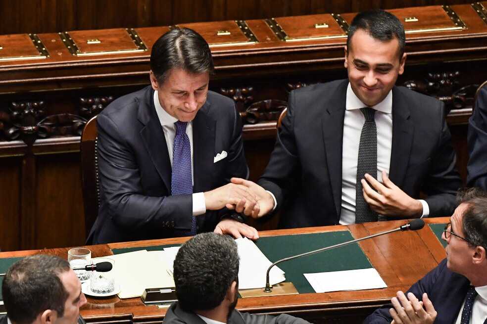 Jefe de gobierno italiano es ratificado y hace llamado a la sobriedad en redes sociales