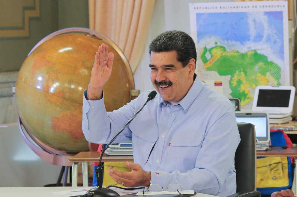 Maduro firma sorpresivo pacto con opositores distantes a Guaidó