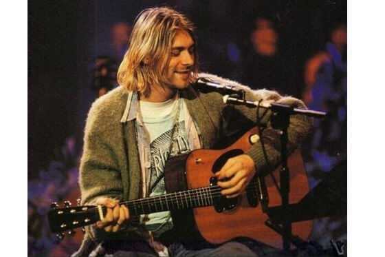 Saco de lana que Kurt Cobain usó en Unplugged de Nirvana se subasta esta semana