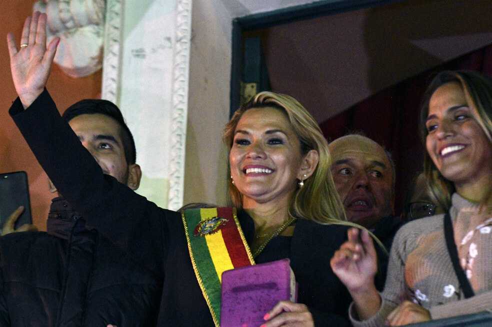 Cancillería de Colombia reconoce a Jeanine Áñez como presidenta interina de Bolivia