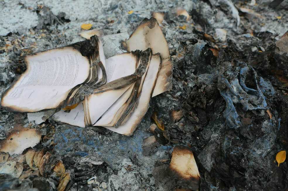 En una biblioteca de China quemaron libros que van en contra del Partido Comunista
