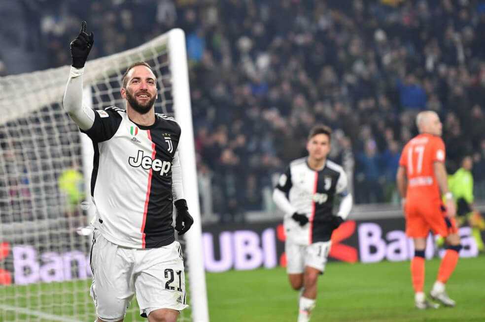 Un recital de Dybala e Higuaín lanza al Juventus a los cuartos de final