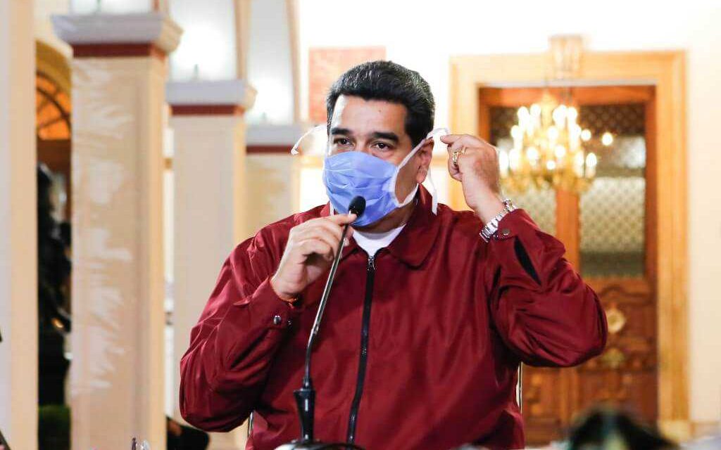 Maduro aprovecha la crisis del coronavirus para «quebrar» el cerco diplomático