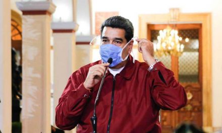 Maduro aprovecha la crisis del coronavirus para «quebrar» el cerco diplomático