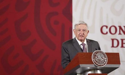 López Obrador acusa a opositores de utilizar a celebridades mexicanas para criticarlo