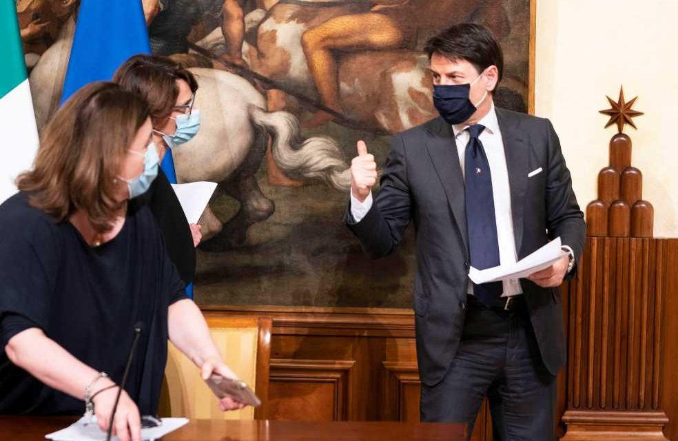 El primer ministro italiano responde ante la Fiscalía por su gestión durante la pandemia