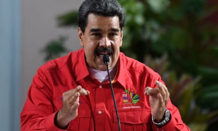 Nicmer Evans, el politólogo que Maduro quiere tras las rejas